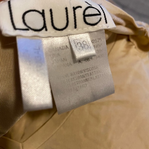 Laurel V Neck Tshirt - Picture 3 of 3